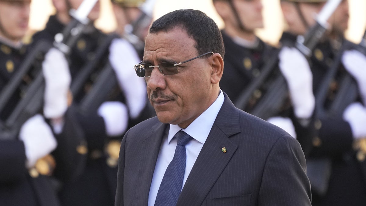 Détention de Mohamed Bazoum au Niger : deux ans d&rsquo;arbitraire et de violations