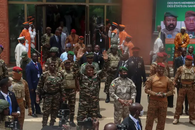 Les dirigeants du Mali, du Burkina Faso et du Niger lors d'un sommet de l'AES