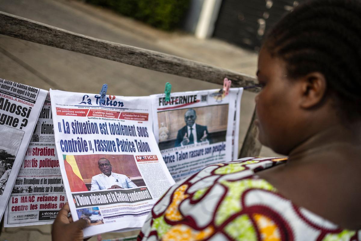 Putsch manqué au Bénin : des suspects recherchés et des otages libérés