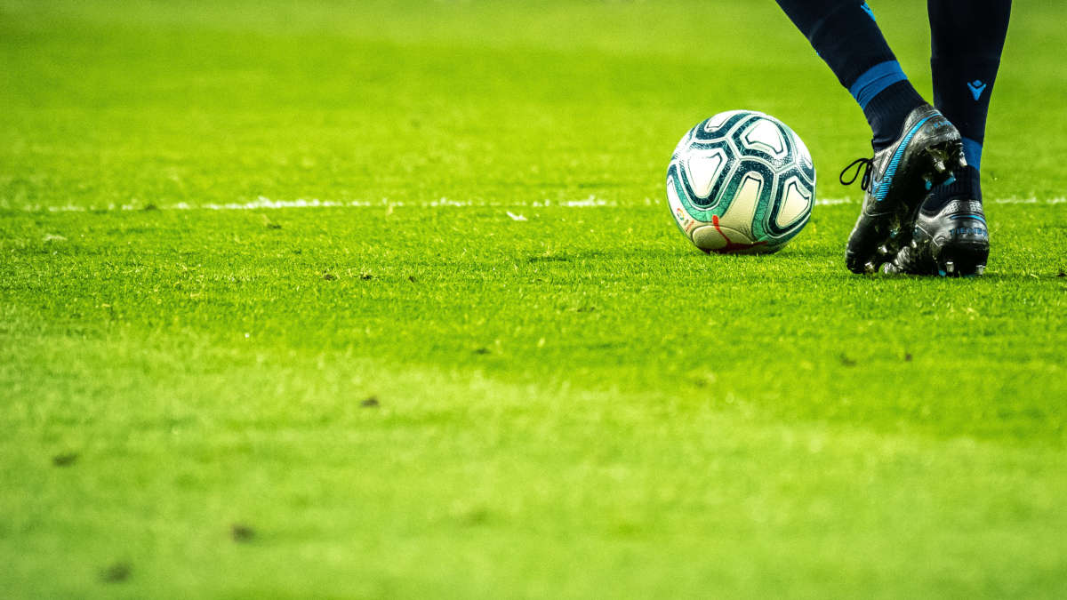 Jean-Jacques Ndala désigné pour arbitrer le choc entre Mamelodi Sundowns et l&rsquo;AS FAR