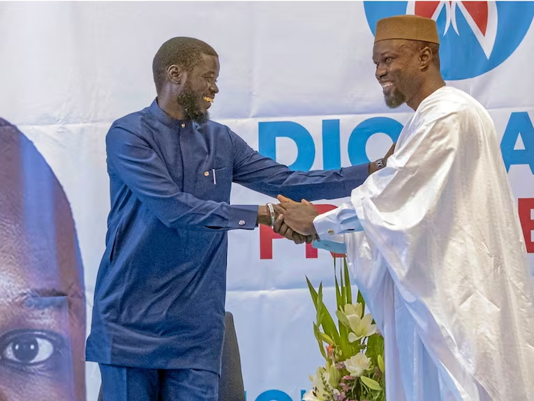 Crise politique au Sénégal après le limogeage d’Ousmane Sonko par Bassirou Diomaye Faye