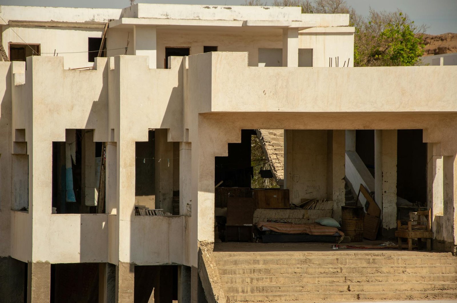 Sénégal : comment l&rsquo;État compte relancer 25 infrastructures abandonnées