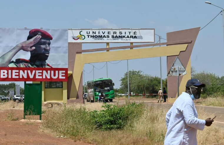 La junte du Burkina Faso interdit le syndicat étudiant et emprisonne son président
