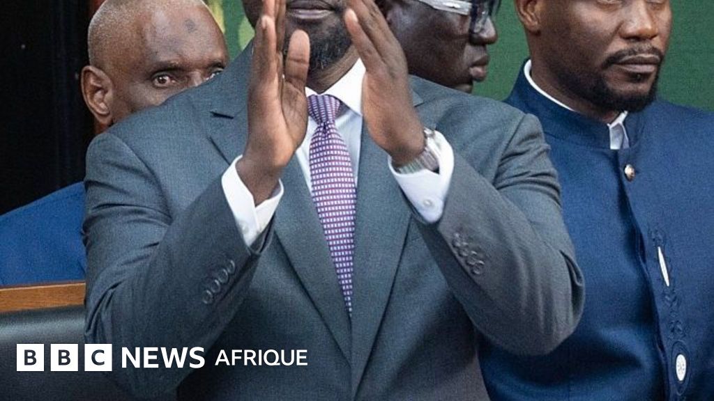Ousmane sonko : un parcours politique marqué par un retour fulgurant