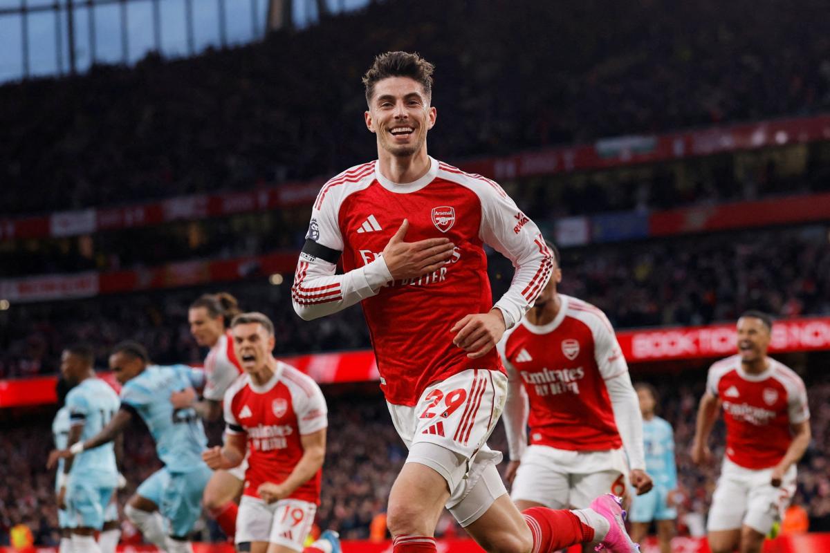 Les joueurs d&rsquo;arsenal exultent en vidéo après leur sacre en premier league