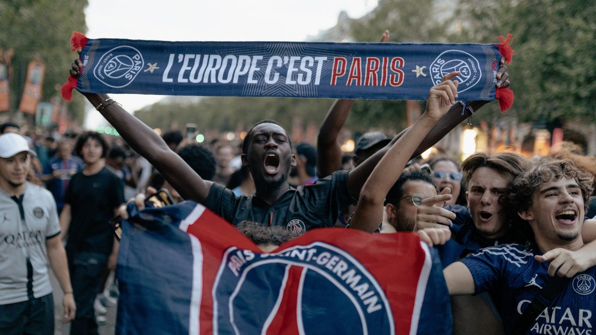 Paris exige l&rsquo;interdiction des rassemblements sur les champs-élysées après les violences psg