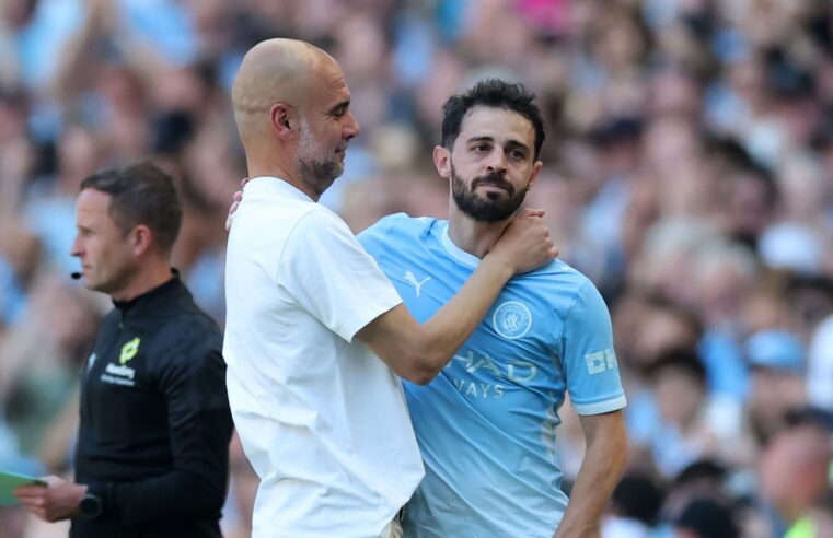 Wayne rooney dénonce les hommages en plein match pour deux légendes de manchester city
