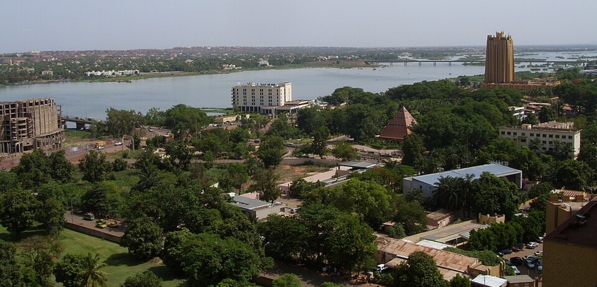 Blocus des djihadistes du JNIM à Bamako : Amnesty International alerte sur les droits des civils