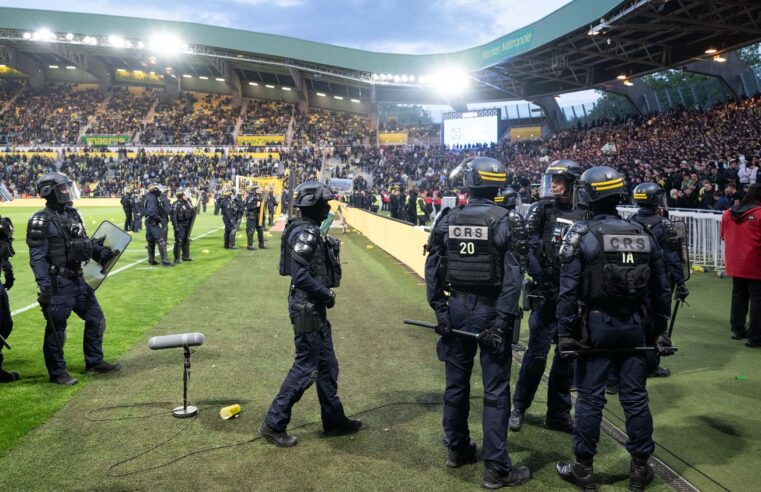 Ligue 1 : lourdes sanctions pour le FC Nantes après les désordres de la dernière journée