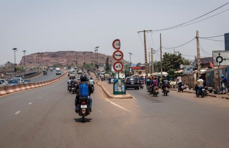 Blocus routier à Bamako : les compagnies de transport suspendent leurs liaisons