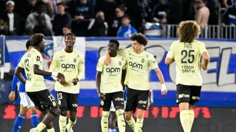 Strasbourg écrase Monaco en Ligue 1 dans un match époustouflant
