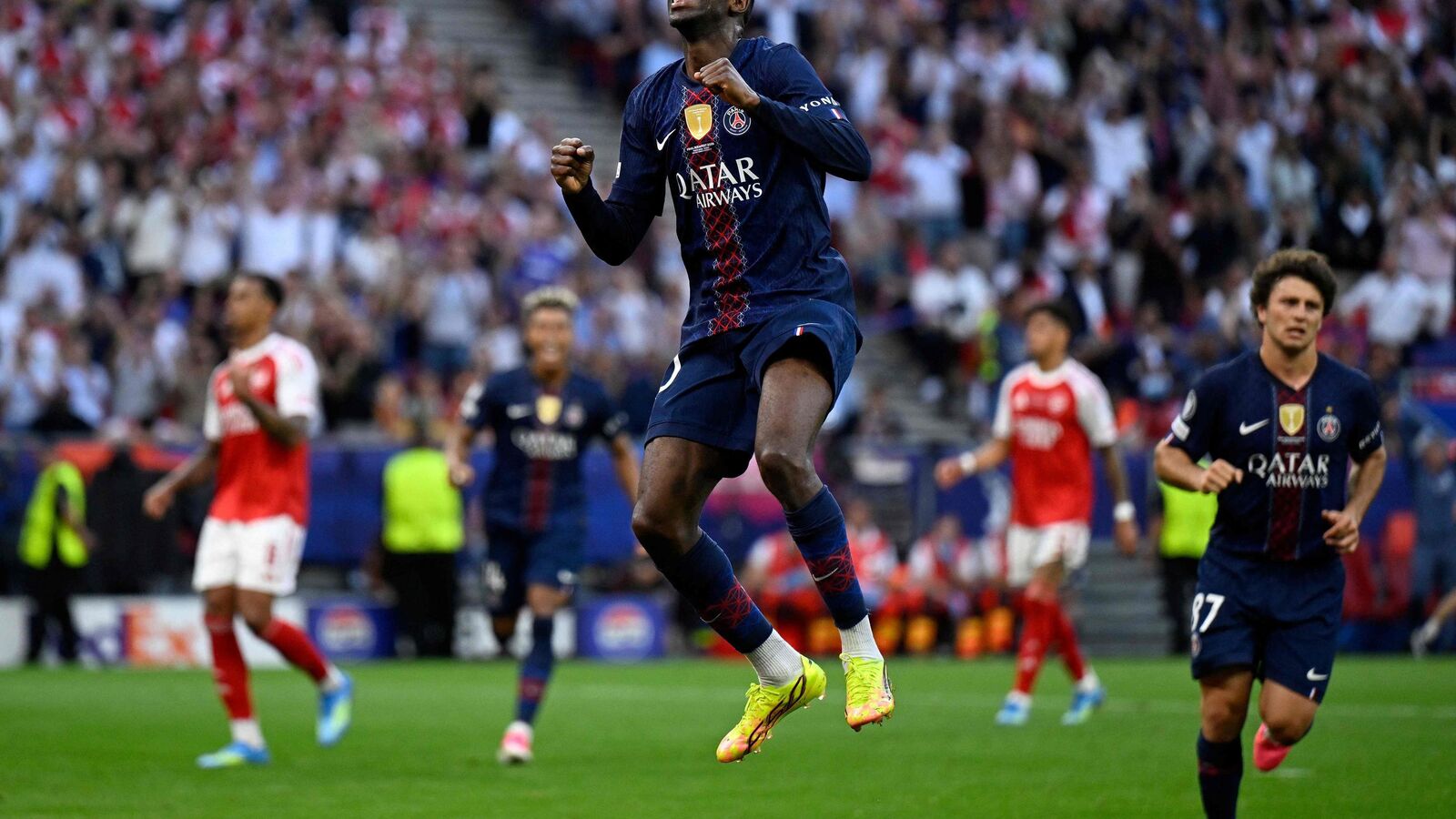 Psg et arsenal à égalité à la suite d&rsquo;un pénalty transformé par dembélé