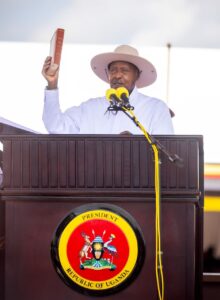 Faure Gnassingbé et Yoweri Museveni lors de l'investiture à Kampala