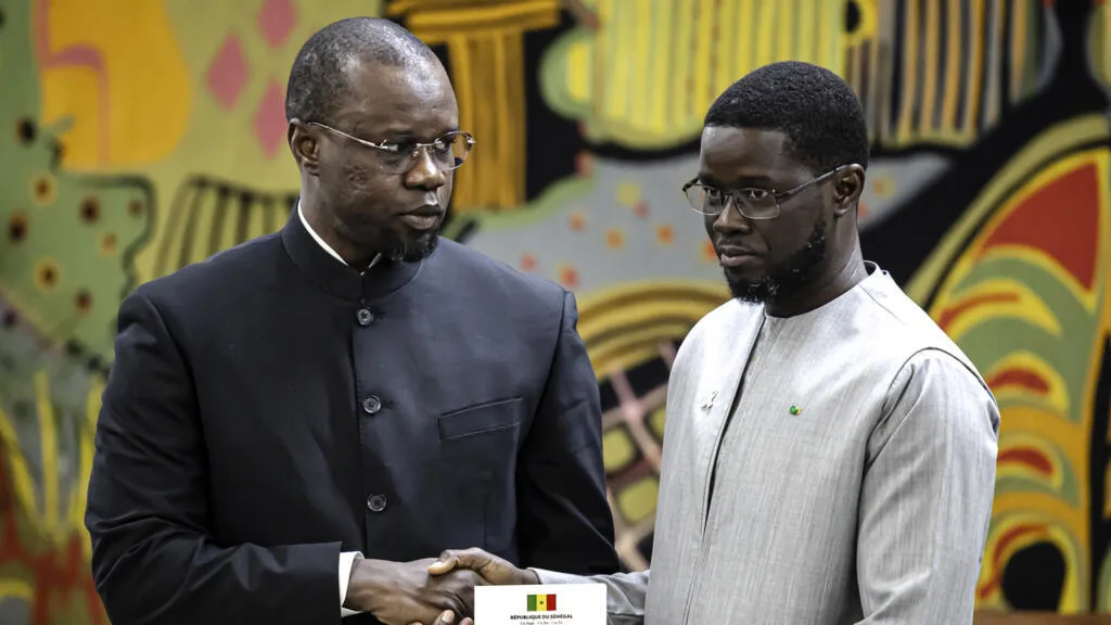 Le président Bassirou Diomaye Faye et le Premier ministre Ousmane Sonko lors d'un événement officiel