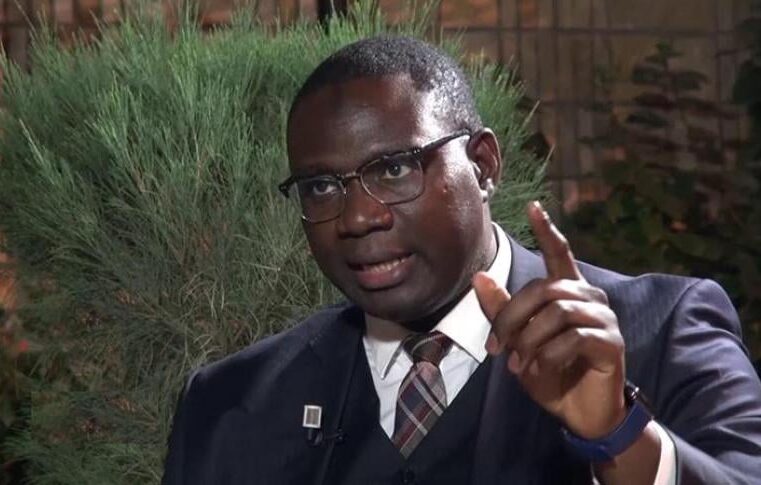 Le Sénégal sous les projecteurs : Moussa Balla Fofana quitte pastef mais reste ministre