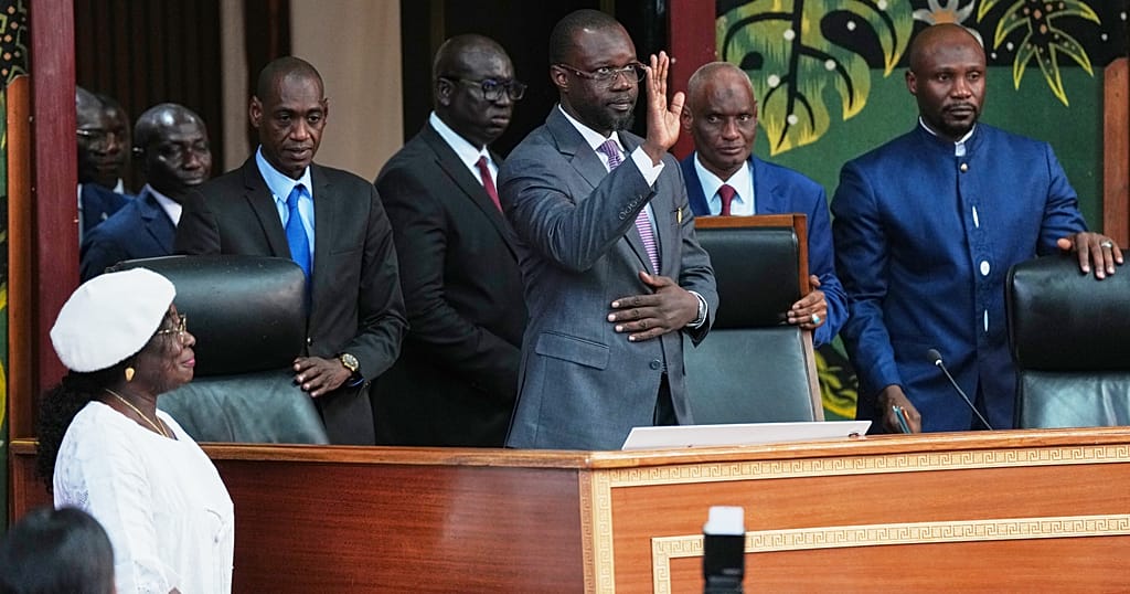 Au Sénégal, Ousmane Sonko réélu à la tête du Pastef et met en garde ses adversaires