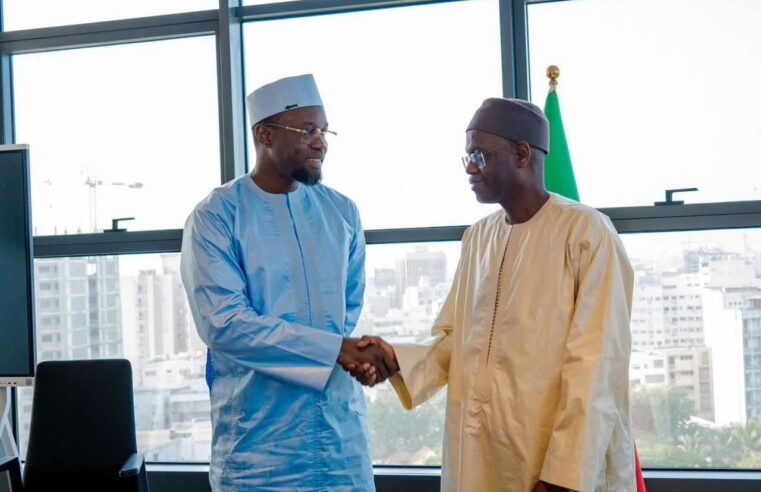 Ousmane sonko met en garde al aminou lo dans un climat politique tendu