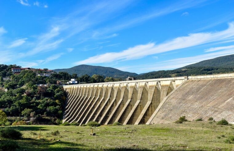 Prometal au Cameroun : l&rsquo;électricité des barrages au service de l&rsquo;industrie lourde