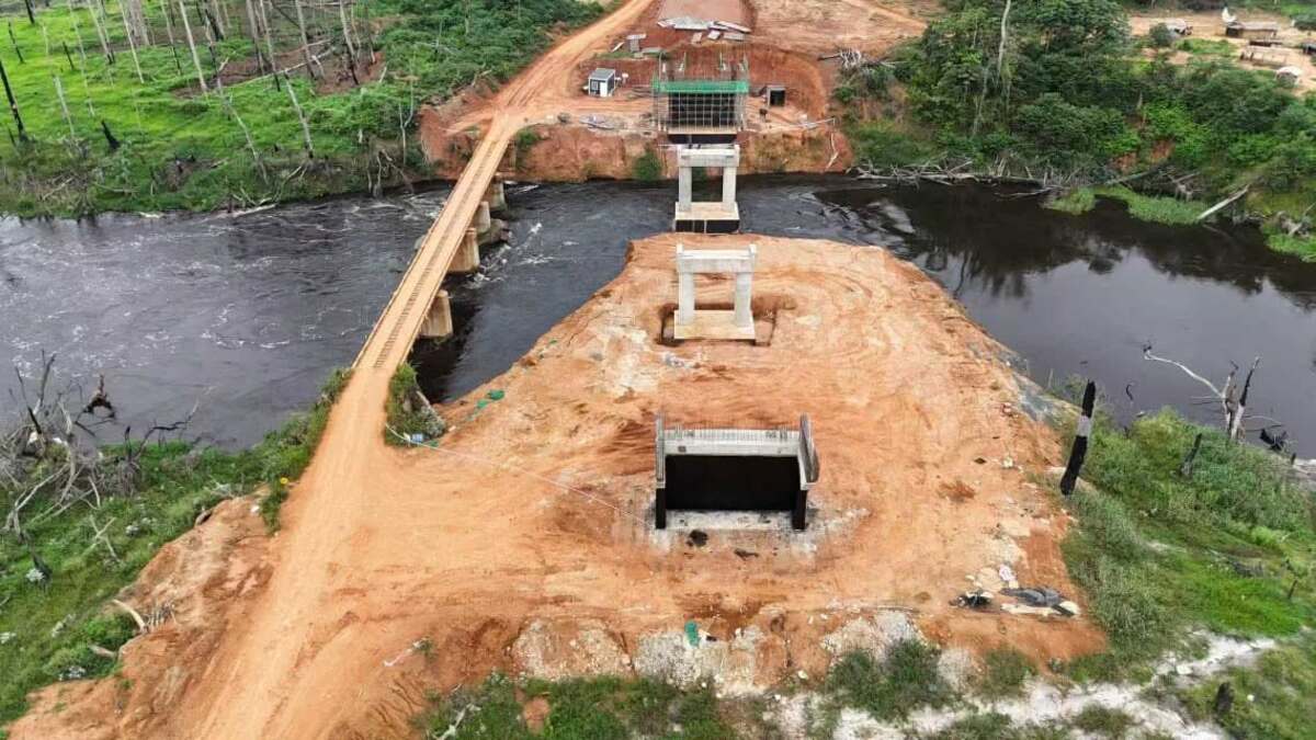 Pont sur le Dja : le chantier avance à grands pas pour désenclaver le Sud-Cameroun