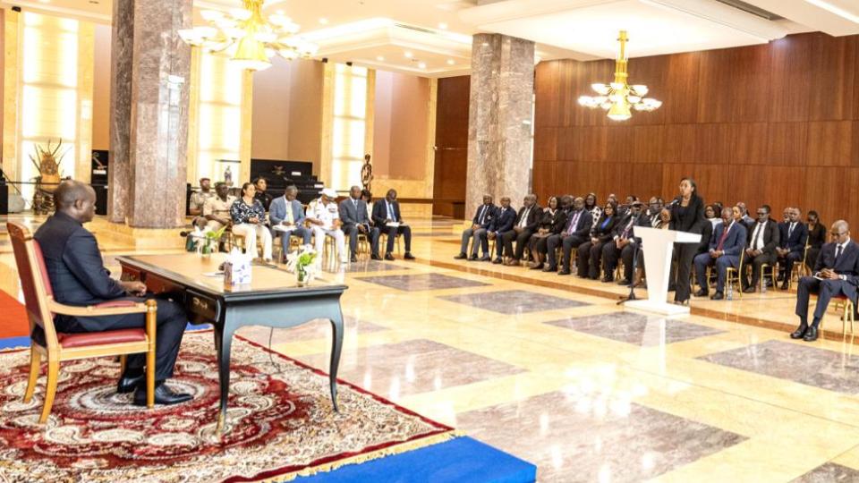 Oligui nguema fixe la feuille de route de la dgi pour booster les recettes fiscales du Gabon