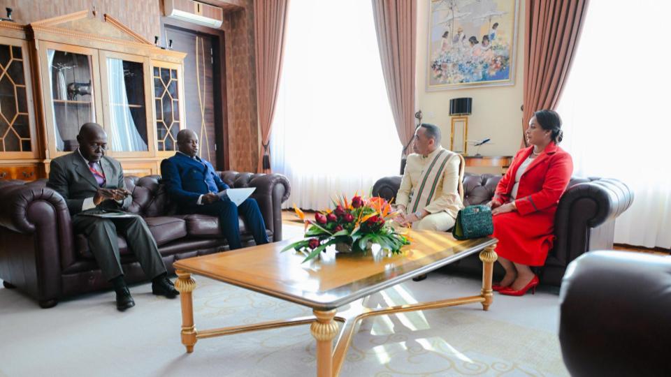 Hermann Immongault porteur d’un message d’Oligui Nguema au président malgache