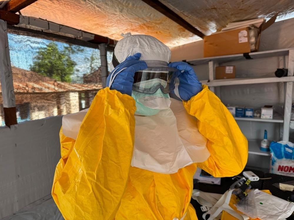 Au cœur de la riposte contre Ebola en RDC : immersion dans les centres msf