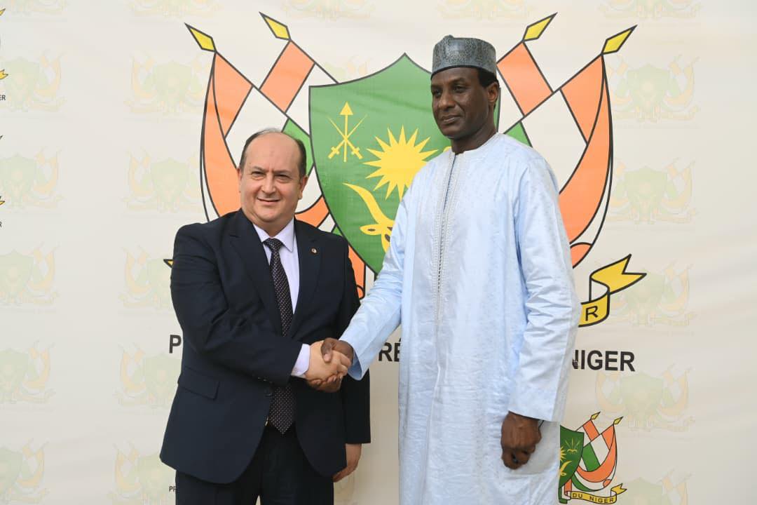 Rencontre historique entre le Premier ministre algérien et le président du Niger