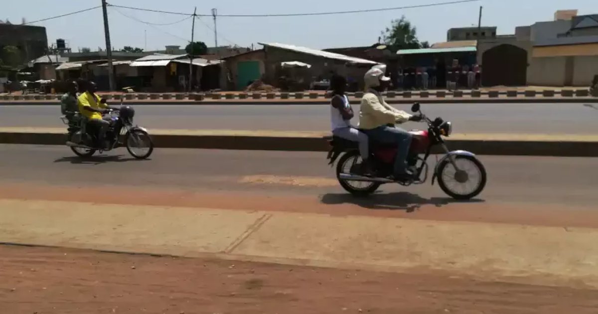 Kétou : les conducteurs de taxi-moto doivent désormais porter l&rsquo;uniforme