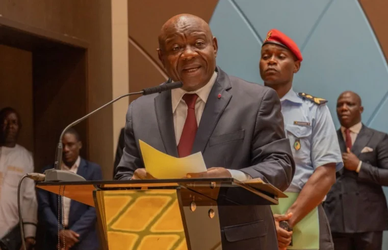 André Noël Essian installe plus de vingt cadres à l’Assemblée nationale camerounaise