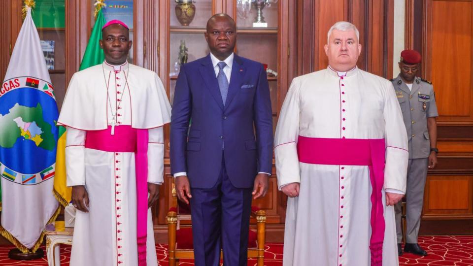 Gabon : le président Oligui Nguema officialise l&rsquo;accréditation de cinq ambassadeurs