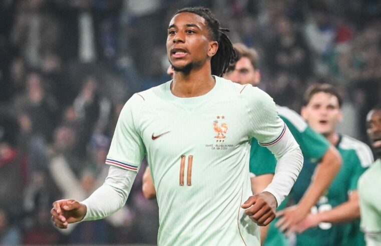 Victoire convaincante des bleus avant le mondial : olise brille pour les adieux de deschamps