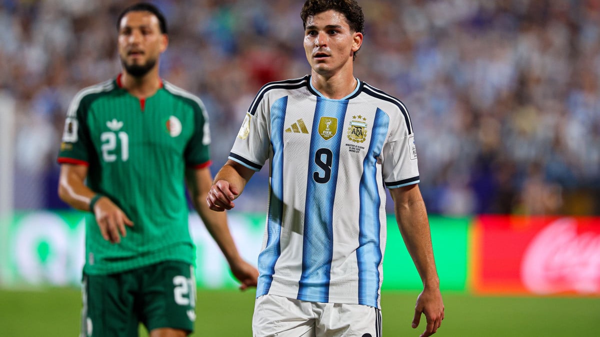 Transfert de Julian Alvarez : le psg et le barça en concurrence