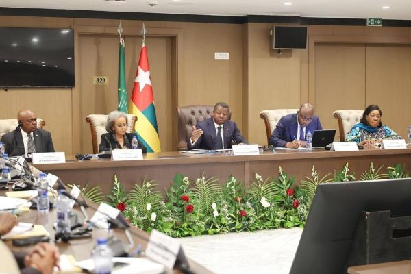Médiation africaine : faure gnassingbé coordonne les efforts de paix à Lomé