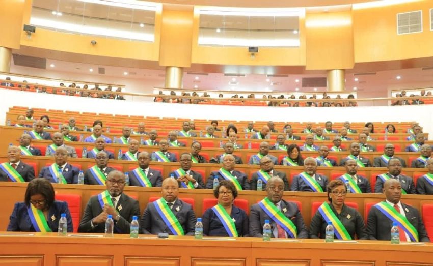 Gabon : le Parlement, nouveau pilier institutionnel sous la Vème République