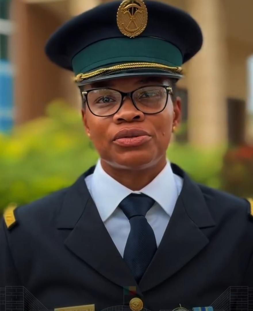 Capitaine Elvire Toupé, première femme aide de camp du président béninois