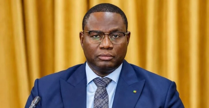 Le ministre Moussa Bala Fofana en réunion