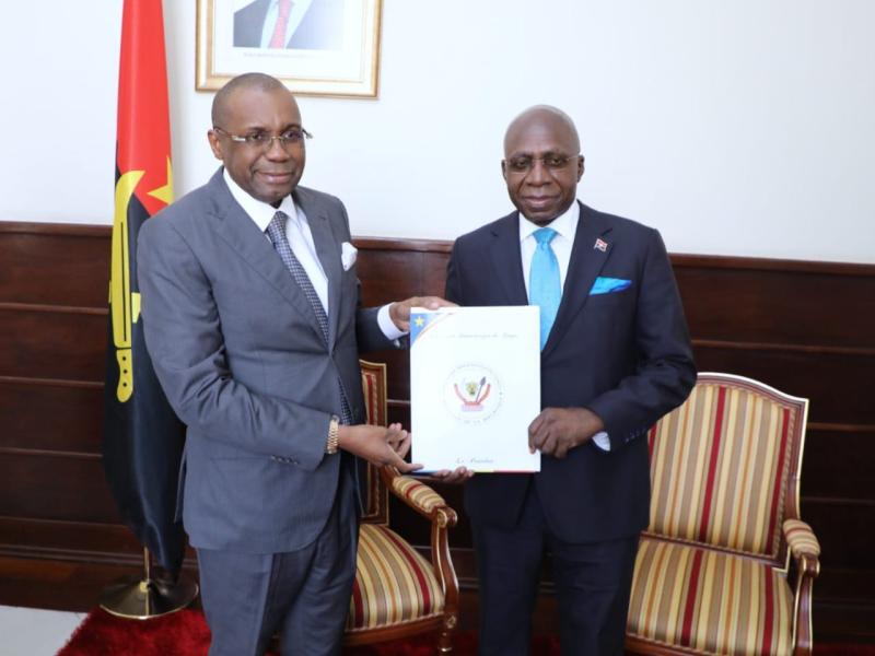Diplomatie congolaise : Tshisekedi envoie un message fort à Lourenço en pleine crise régionale