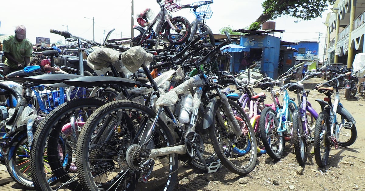 Marché de Médine à Bamako : l’effervescence des artisans et commerçants locaux
