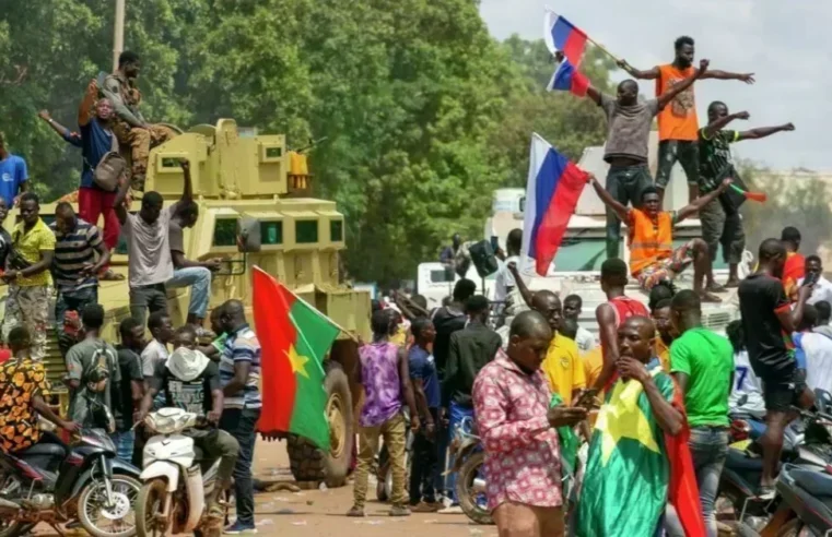Attaques au Burkina Faso : au moins 22 militaires et civils tués ce week
