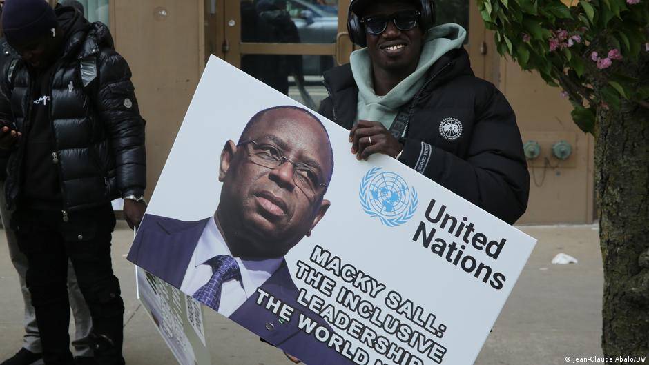 Diomaye Faye et Macky Sall : une rencontre qui divise au Sénégal