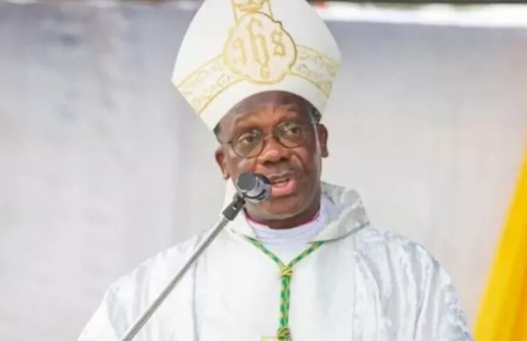 Conférence de l&rsquo;iajp à Cotonou : mgr houngbédji prône un développement centré sur l&rsquo;humain