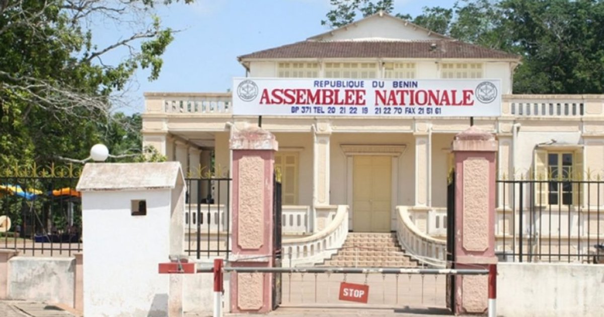 Bénin: François Silibi fait son entrée au parlement en remplacement remplace de Louis Vlavonou