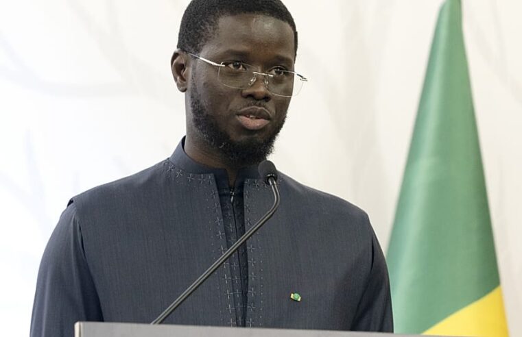 Bassirou diomaye faye va créer son parti au Sénégal après sa rupture avec ousmane sonko