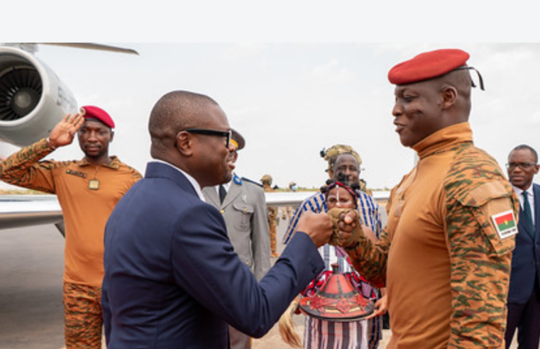 Coopération militaire au Bénin et au Burkina Faso : patrouilles conjointes à Koualou pour sécuriser la frontière