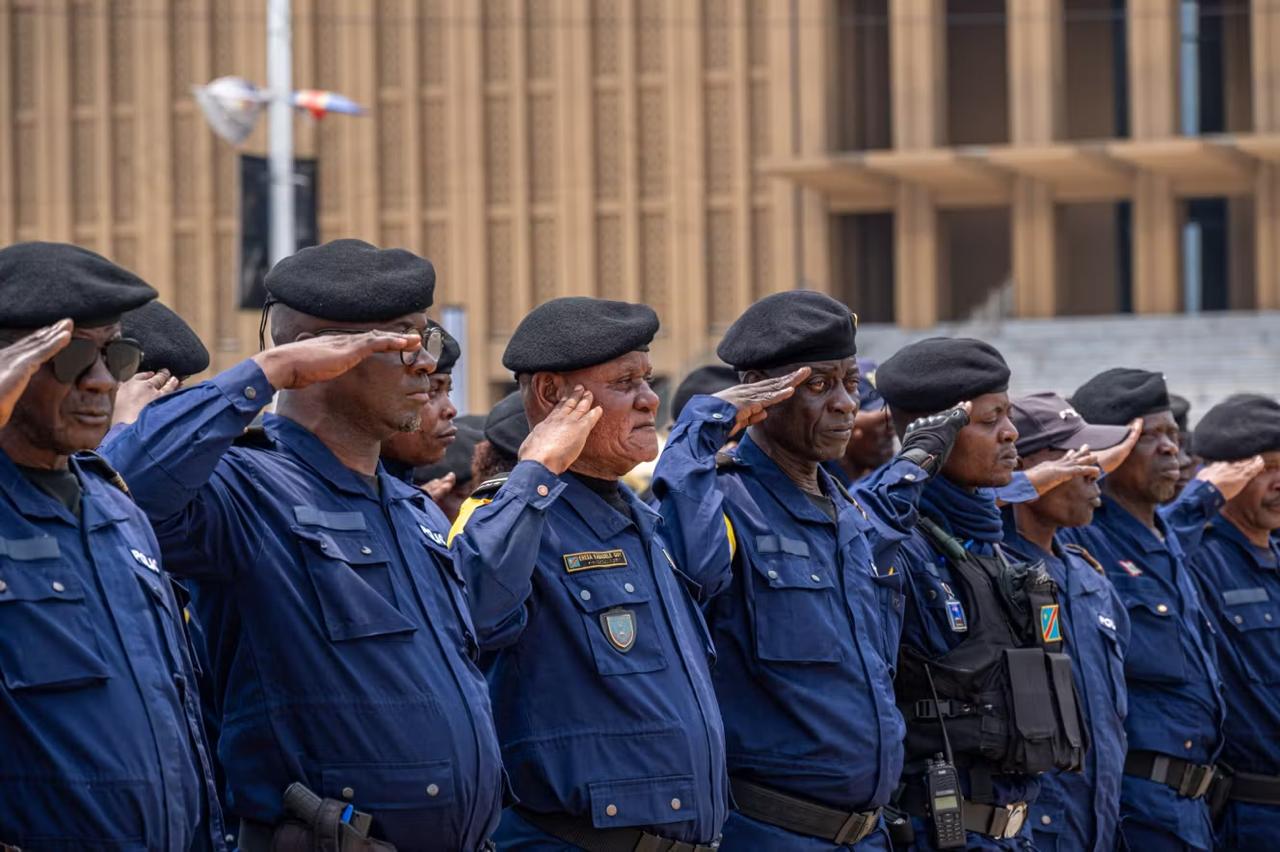 Révélations choc sur la police congolaise : 64 000 agents fantômes découverts