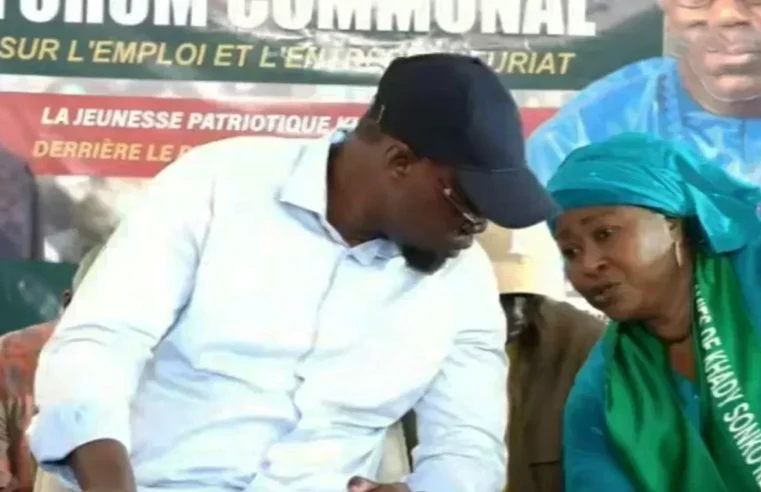 Sonko recadre une figure politique pour un hommage jugé inapproprié