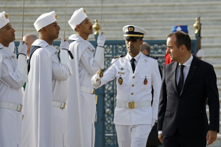 Sébastien Lecornu lors d'une cérémonie au Mausolée royal de Rabat