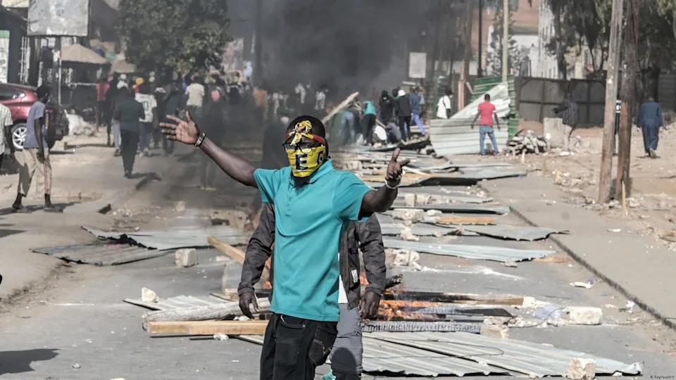 Analyse politique sur l'impact de la rencontre entre Bassirou Diomaye Faye et Macky Sall