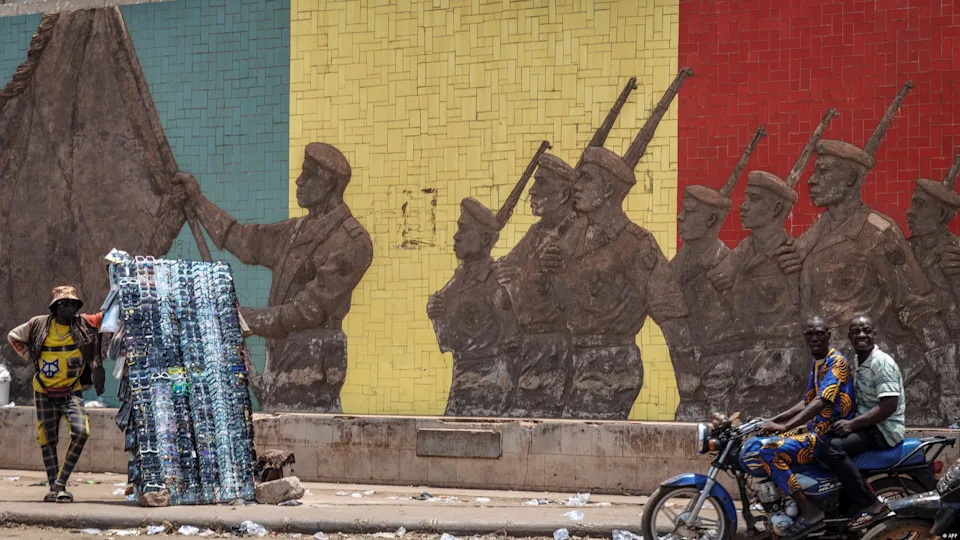 Débat public sur la présence militaire étrangère au Mali