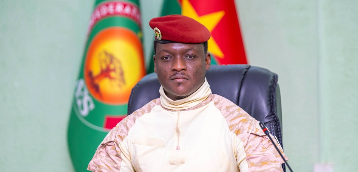 Formation militaire obligatoire pour 44 journalistes au Burkina Faso : quels enjeux pour la presse ?